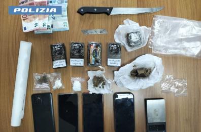 Taranto, consegnava droga a domicilio e riceveva gli ordini tramite app: arrestato 24enne