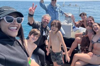 Trani, Juliana Moreira ed Edoardo Stoppa in prima linea per la liberazione delle tartarughe