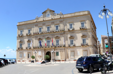 Taranto, in sei corrono per la poltrona di sindaco