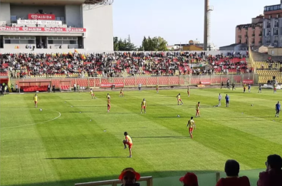 Si arrampicò su recinzione Curva Est durante Catanzaro-Bari e inveì contro i pugliesi: Daspo di 8 anni a ultras calabrese