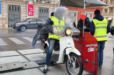 Bari, controlli sulle officine di revisione dei veicoli: denunciato un responsabile tecnico 