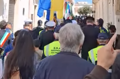 Mottola, vietato cantare «Bella ciao»: identificati in 10 per aver infranto la «sobrietà»