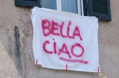 Mottola, vietato cantare Bella Ciao: Fratoianni avvia interrogazione parlamentare. Il sindacato dei cc replica: seguite direttive
