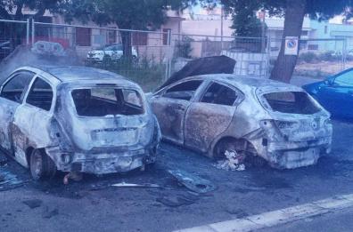 Notte di roghi nel Salento: a fuoco auto a Casarano, Nardò e Alezio