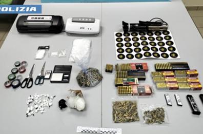 Taranto, due arresti a Talsano e a Salinella: sequestrate dosi di  cocaina e un migliaio di munizioni 