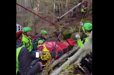 Sei giovani escursionisti baresi soccorsi sul Pollino: uno di loro era scivolato, ha una frattura