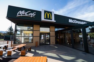 Anche a Bari lavoratori Mc Donald's in sciopero: «Nessun confronto su contrattazione integrativa aziendale, protestiamo»