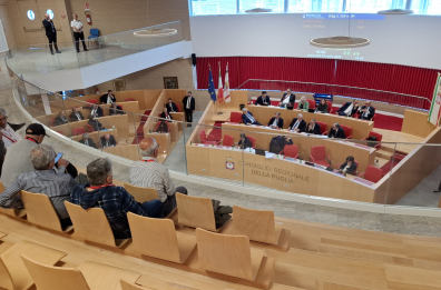 Regione Puglia, il Consiglio verso il taglio di 10 seggi