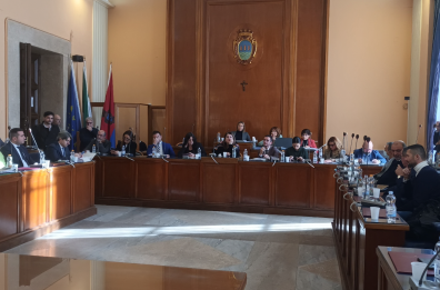 Comune di Foggia, tagliando alla giunta ma niente cambi. La sindaca: «Definite le priorità programmatiche»