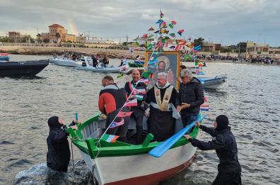 San Nicola viene dal mare: a Bari inizia la festa con l'arrivo del quadro al molo FOTO/VIDEO