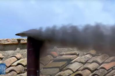 Conclave, seconda fumata nera. Continuano le votazioni in Sistina