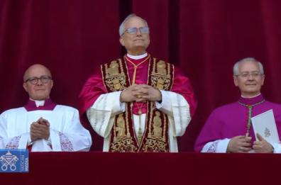 Vaticano, fumata bianca. Il nuovo Papa è Leone XIV: eletto il cardinale Prevost. Le prime parole: «La pace sia con tutti voi» LA DIRETTA