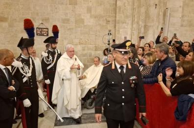 San Nicola «dei baresi», si chiudono i tre giorni di festeggiamenti dedicati al patrono. Prelevata la Manna