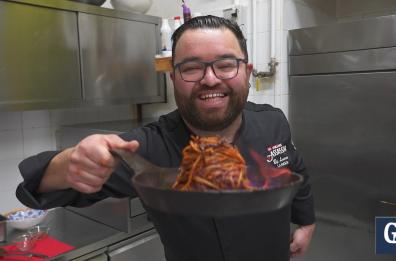 Spaghetti all'assassina: il piatto simbolo della baresità. Ecco come farli buoni...da morire