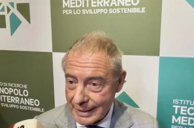 Ex Ilva, l’allarme di Urso: «Taranto rischia di finire come Bagnoli». La replica di Giustizia per Taranto: «Magari finisse così»