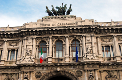 Martina, raggiro ad anziano per sottrargli 180mila euro: la Cassazione conferma i domiciliari per tutti