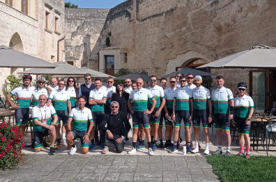 Matera,  alla ciclopedalata con il ciclista Andrea Tonti premiato anche un autista della Miccolis