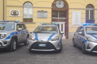A Potenza pugno duro contro gli sporcaccioni: multe per «migrazione» dei rifiuti e deiezioni canine