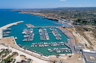 Polignano, battaglia sulla vendita del porto turistico: «Non conviene ai creditori»
