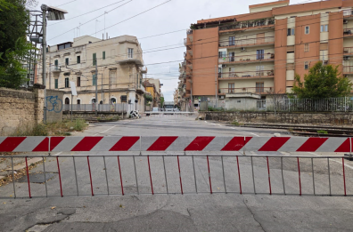 Trani, chiude il passaggio a livello di via De Robertis: al via i lavori, investimento di 9 milioni di euro
