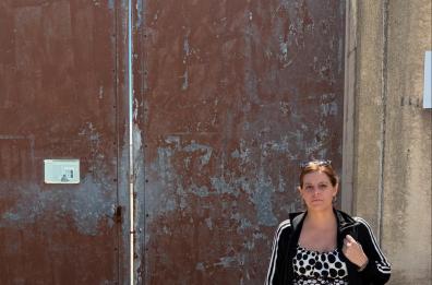 Ilaria Salis visita il Cpr di Brindisi: «Qui un registro degli orrori. Luoghi come questi non dovrebbero esistere »