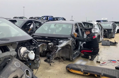 Auto rubate e cannibalizzate: 28 condanne a 73 anni di carcere, la centrale a Cerignola