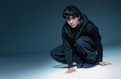 La «Tokyo Nite» di Senza Cri pronta a travolgere il panorama musicale: in arrivo l'EP dell'artista di Amici 24