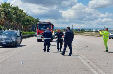 Due auto si scontrano sulla tangenziale di Foggia: morto un 82enne e un ferito grave