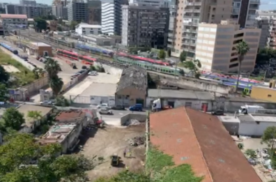 Bari, sgomberati senza tetto in via Oberdan: iniziano i lavori di demolizione e bonifica di Aqp