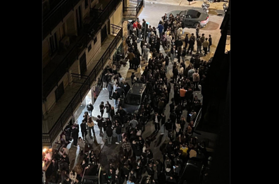 Umbertino, movida bollente. I residenti: «Ci provocano». E i ragazzi fanno i cori: «Per cacciarci, buttate acqua dai balconi»