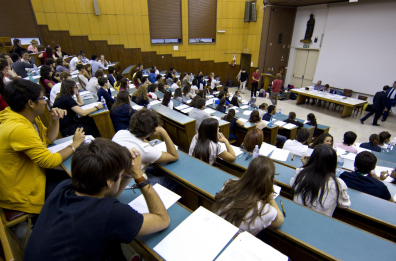 Basta «depositi di bare»: l’università rimetta gli studenti al centro