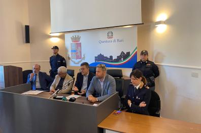 Corato, agguato nel cuore della movida cittadina: marito e moglie arrestati per tentato omicidio