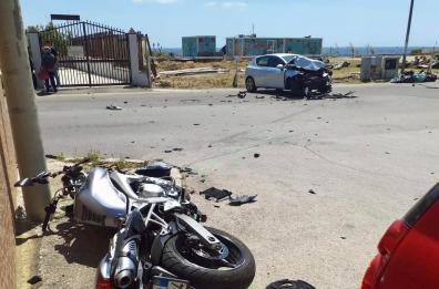 Moto contro auto a Taranto, 37enne finisce in rianimazione e muore dopo poche ore