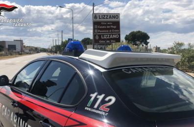Lizzano, va a casa della moglie nonostante il divieto di avvicinamento: passanti sentono le urla, arrestato