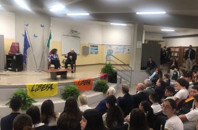 Lecce, don Ciotti ospite nella palestra scolastica dove si svolse il maxi processo della Sacra Corona Unita 