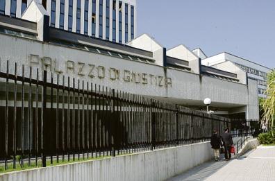 Fasano, adescava minorenni e ne abusava: 50enne condannato a 14 anni
