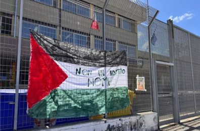 Bari, anche dal mondo della scuola il sostegno alla Palestina: esposta la bandiera sul cancello del Salvemini