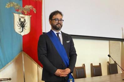 Taranto, si è insediato il neopresidente di Provincia Palmisano: «Priorità edilizia scolastica e ambiente»