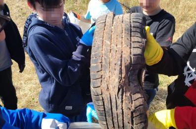 Cassano delle Murge, 350 studenti in azione per rimuovere 500 kg di plastica e rifiuti