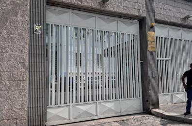 Bari, evasione da film al Fornelli: un 17enne scava buco nel muro e scappa annodando le lenzuola