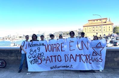 Bari, i giovani scendono in piazza del Ferrarese per il referendum: «Votare è un atto d'amore»