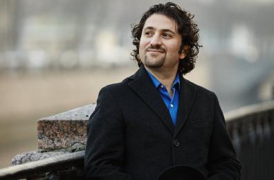 Il maestro russo Mikhail Agrest dirige orchestra del Petruzzelli