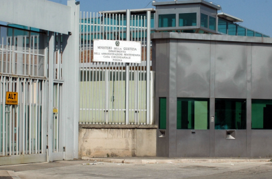 Sovraffollamento e pochi agenti, l’inferno del carcere di Foggia