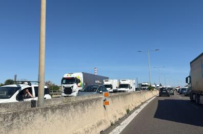 Bari, incidente sulla tangenziale: lunghe code e traffico bloccato 