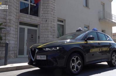 Castellana, azienda abbigliamento evade 1,7 milioni di euro: indagato imprenditore, sequestri
