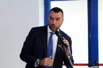 Chi è Alessandro Delli Noci, l’enfant prodige passato da destra a sinistra: «Attendo di conoscere le accuse per chiarire la mia estraneità»