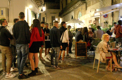 Movida a Lecce, il Tar stoppa la sindaca Poli Bortone: sospesa la chiusura anticipata per i locali