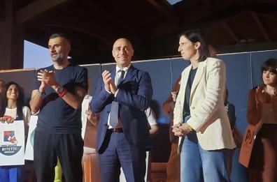 Comunali, Schlein e Decaro a Taranto per sostenere Bitetti: «La città non si fa ricattare e conquistare»