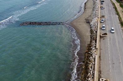 Barletta, ritardi e mugugni: le spiagge non sono pulite
