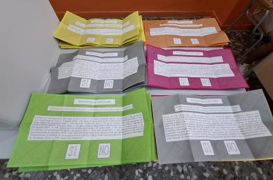 Referendum e ballottaggi: seggi aperti oggi dalle 7 alle 23 e domani (dalle 7 alle 15)